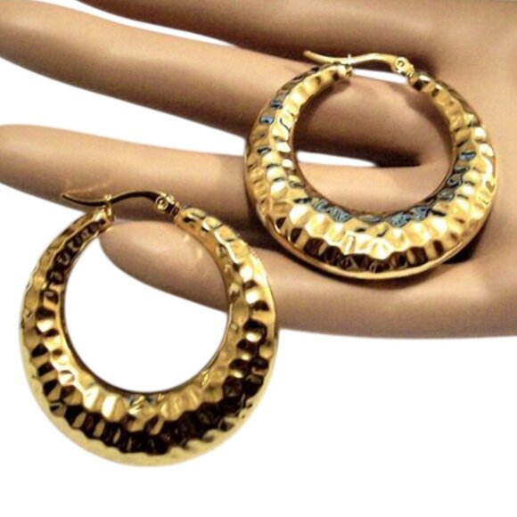 24K Gold Plated Hammered Hoop Pierced Post Earrings 43mm Oval Graduated Textured - Picture 9 of 15